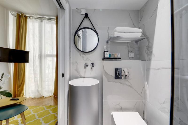 211-Suite Yves Saint Laurent Paris Extérieur photo